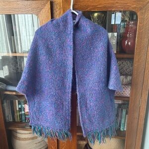 Donegal Designs Ireland Handwoven Shaped Shoulder Pocket Shawl